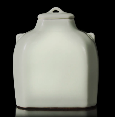 Chinese Qianlong Style Decorative Porcelain Vase