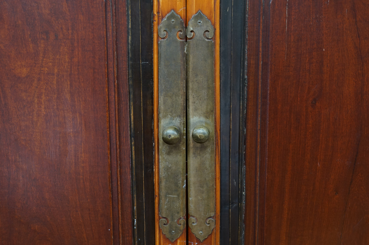 Cabinet 140Yrs Wenzhou