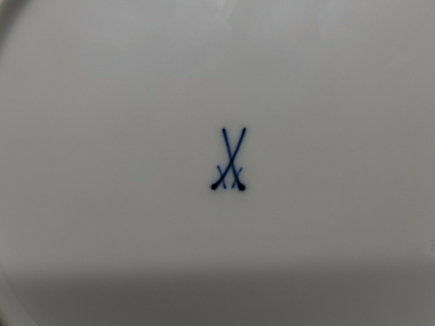 MEISSEN HAND PAINTED BLUE FLOWERS & BUGS SERVING BOWL - 8 1/2"