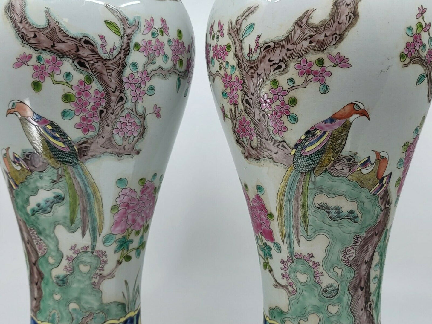 A Pair Of Famille Rose Porcelain Temple Vases And Lids(Mid-20th C )