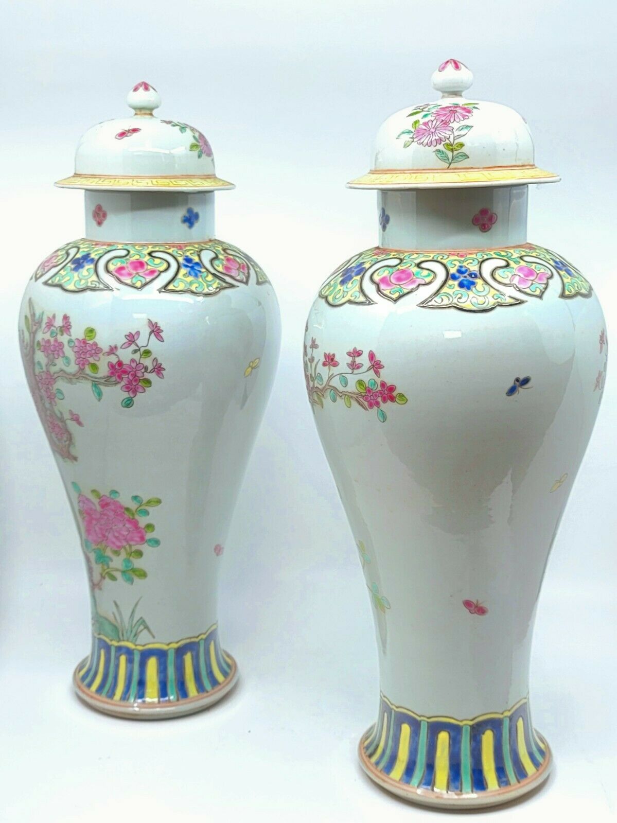 A Pair Of Famille Rose Porcelain Temple Vases And Lids(Mid-20th C )