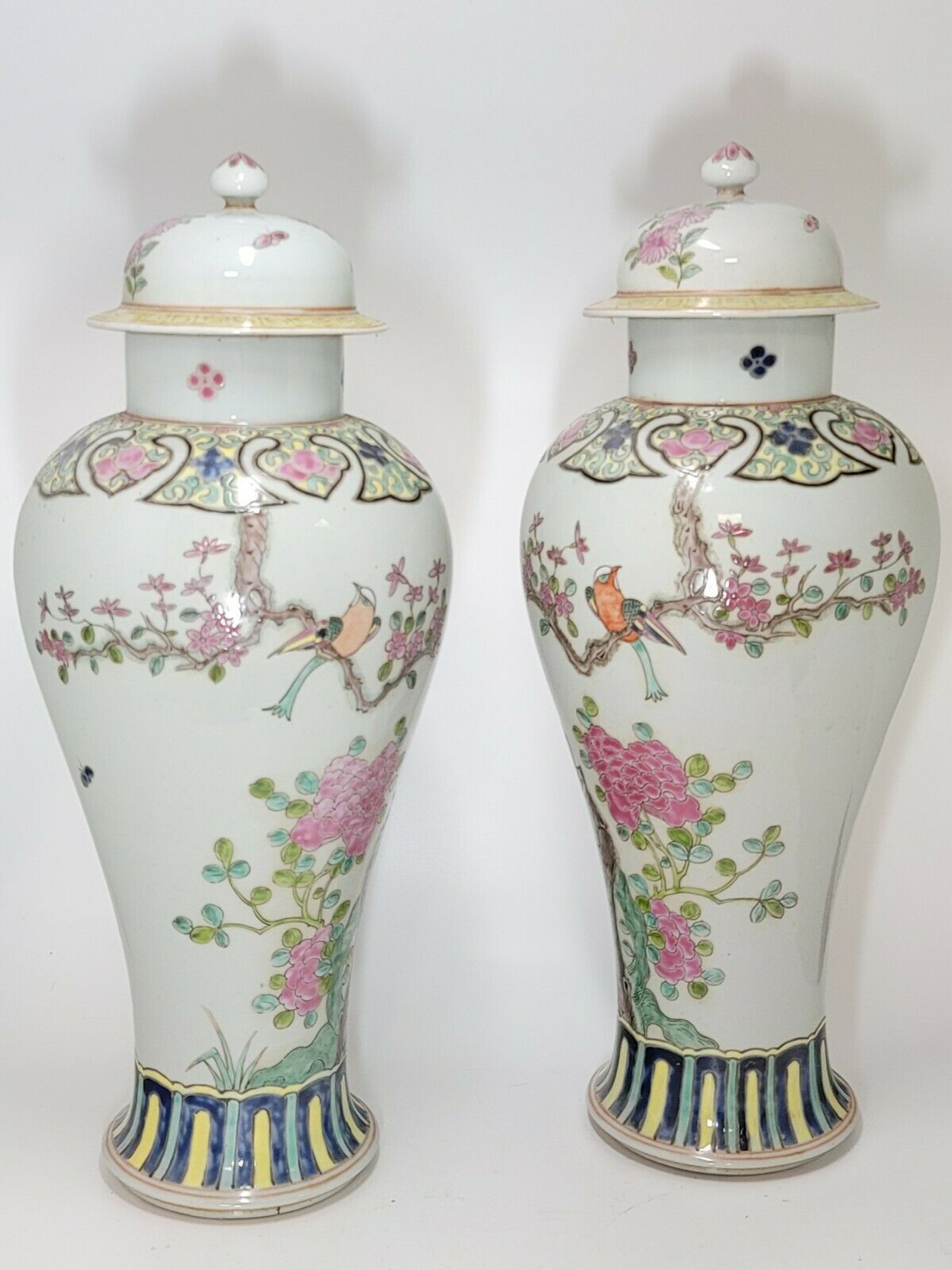 A Pair Of Famille Rose Porcelain Temple Vases And Lids(Mid-20th C )