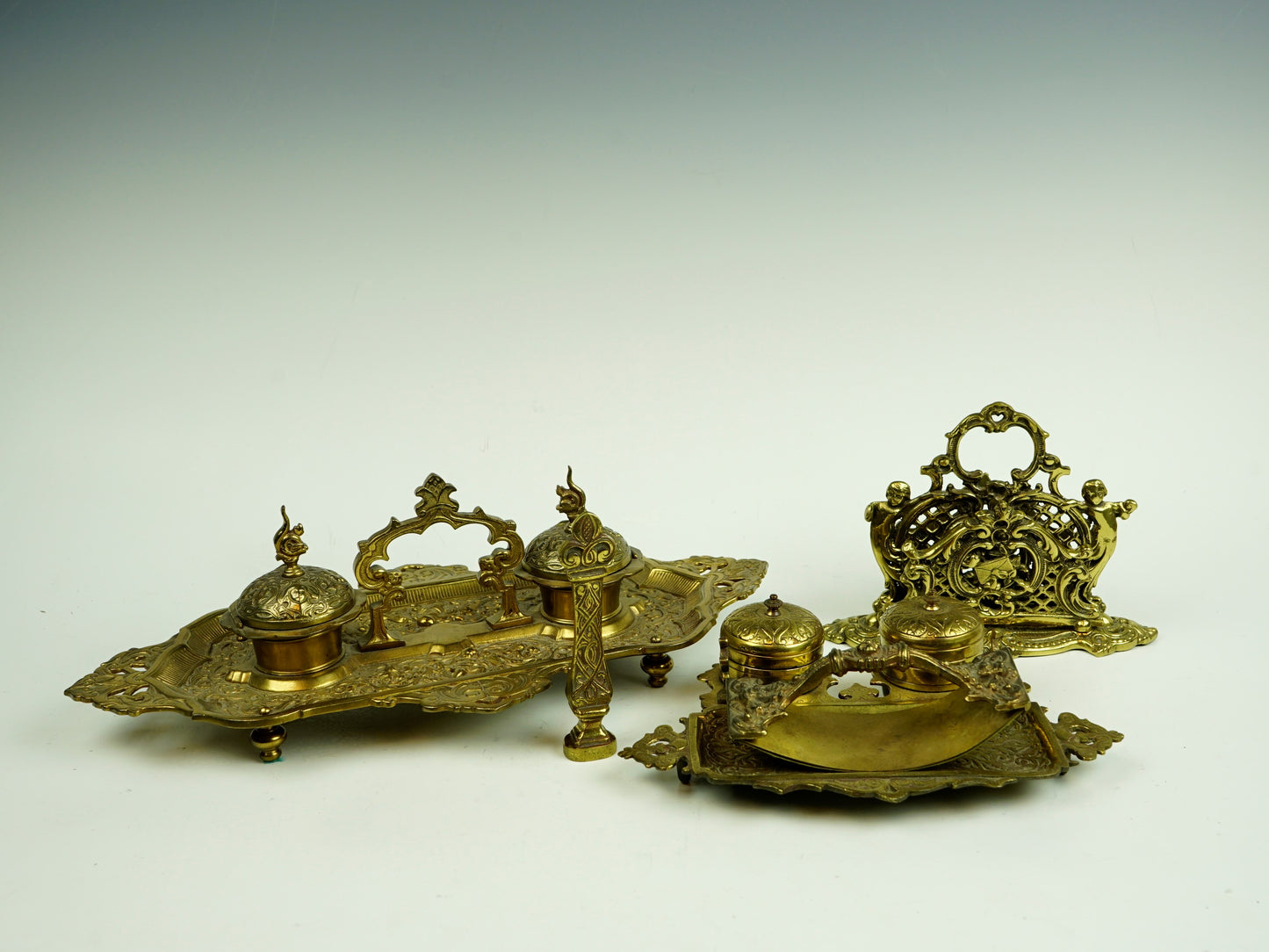 VINTAGE ITALIAN FLORENCE BRASS INKWELLS LARGE ROCOCO STYLE ORNATE STAND