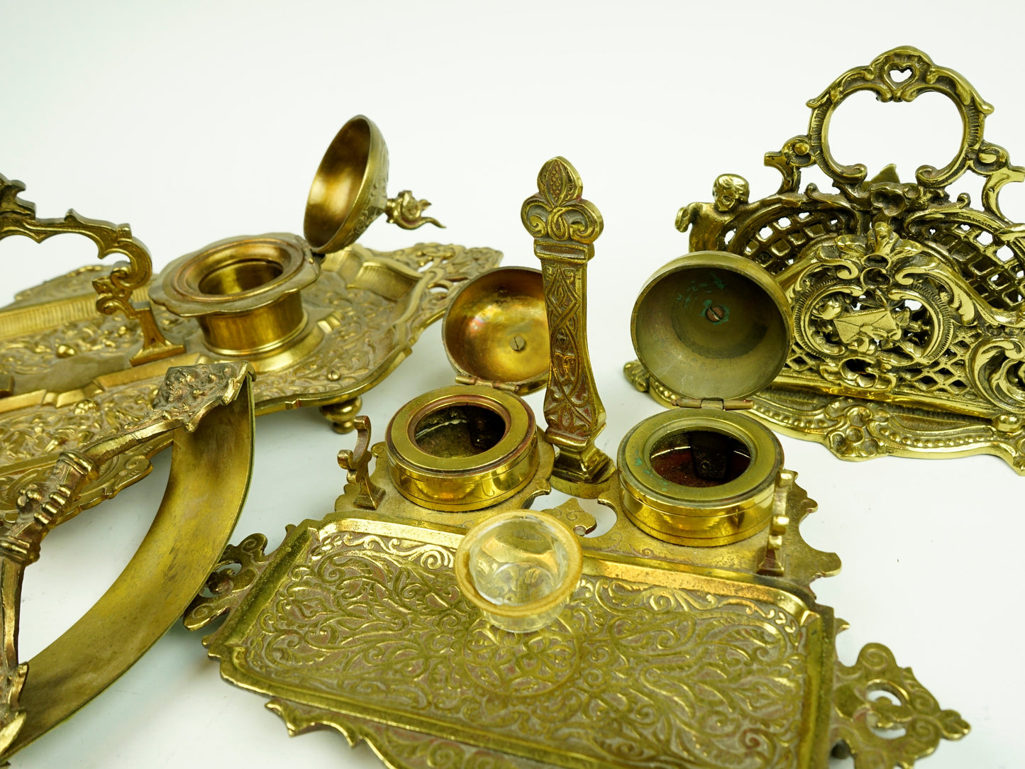 VINTAGE ITALIAN FLORENCE BRASS INKWELLS LARGE ROCOCO STYLE ORNATE STAND