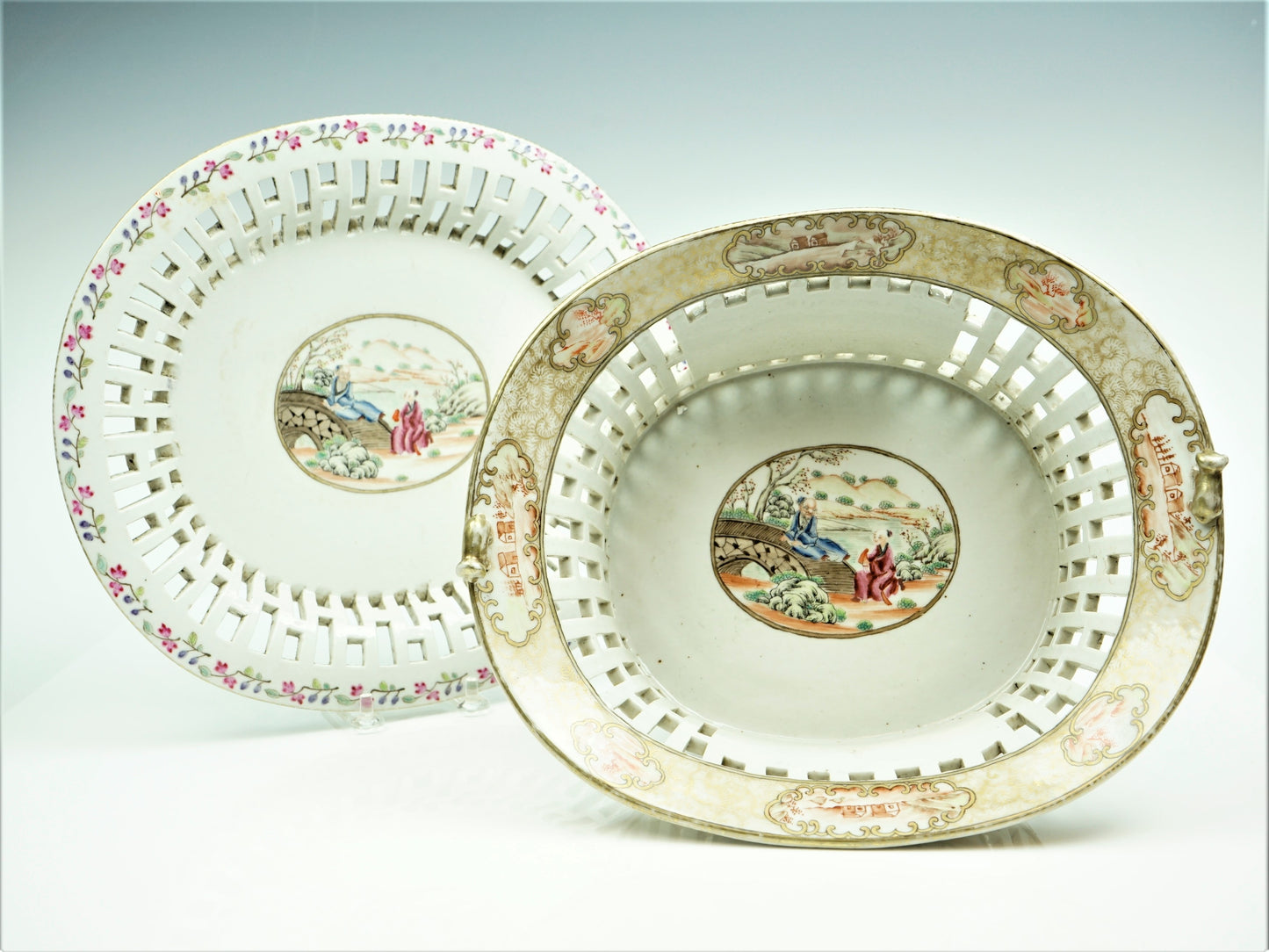 A Chinese export porcelain reticulated chestnut basket on stand