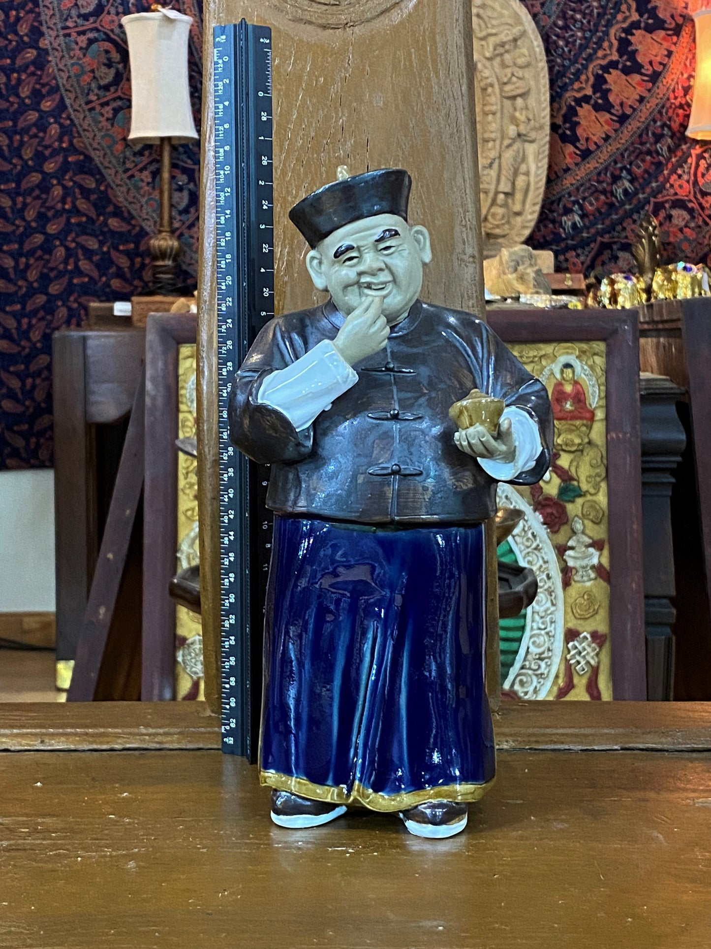 Porcelain figurines of ancient Chinese officials
